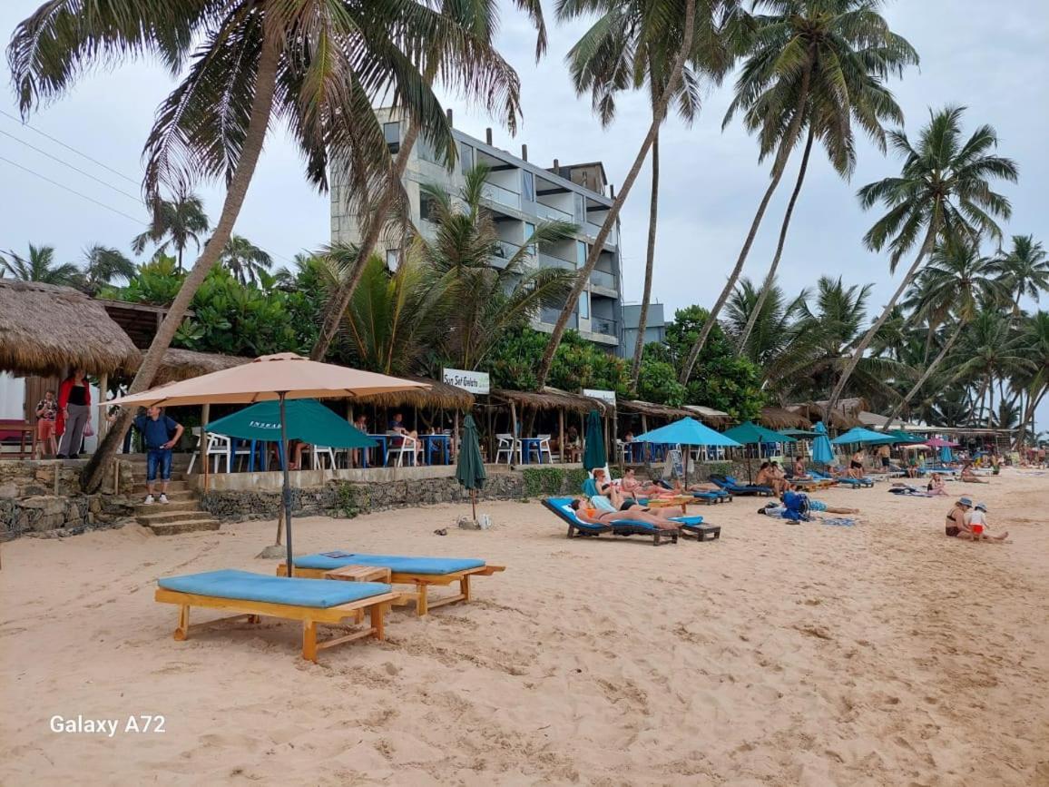 Suncoast Beach Hotel Mirissa Exteriér fotografie